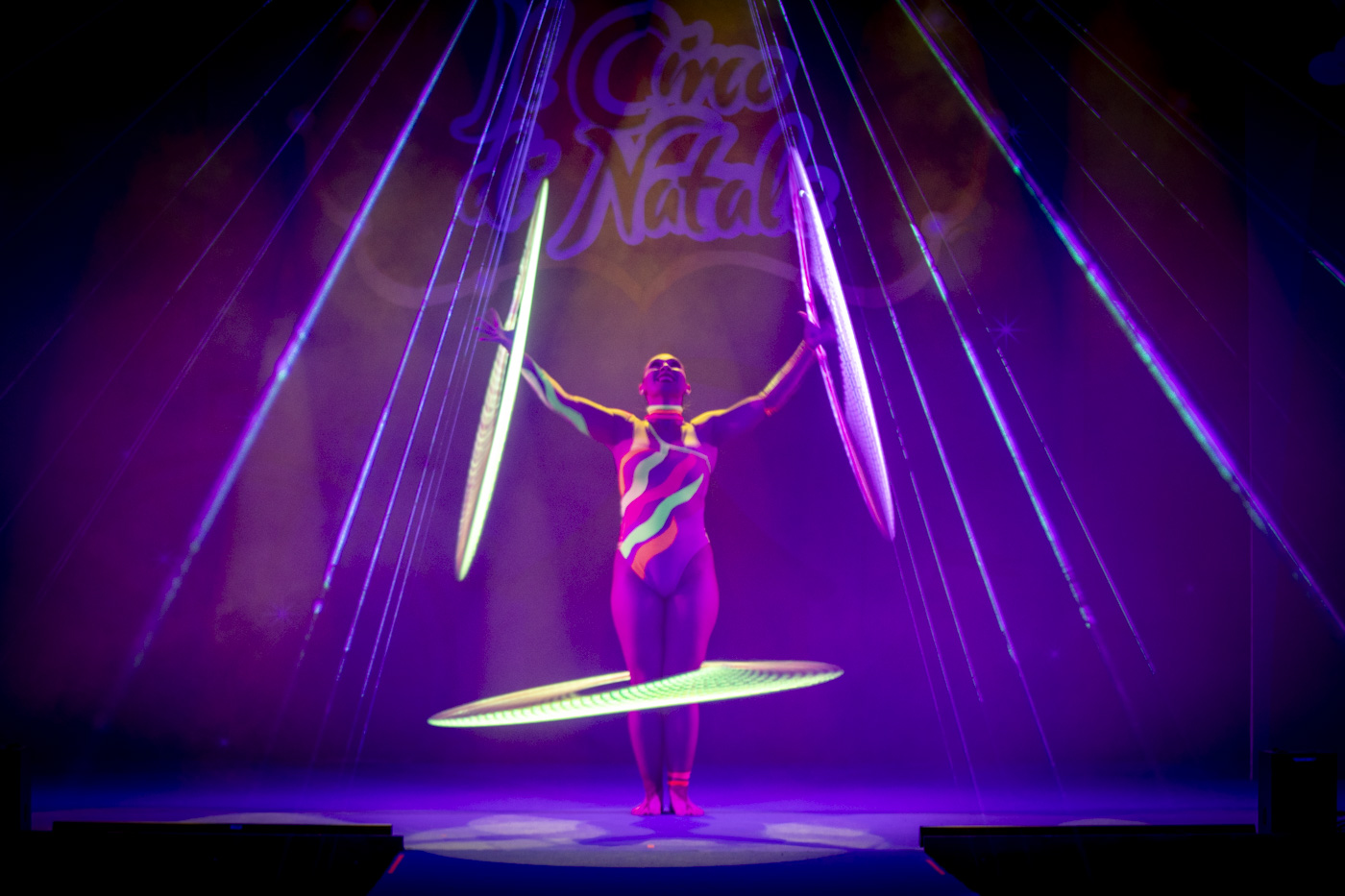 SPECTACLE CABARET CIRCUS CIRQ