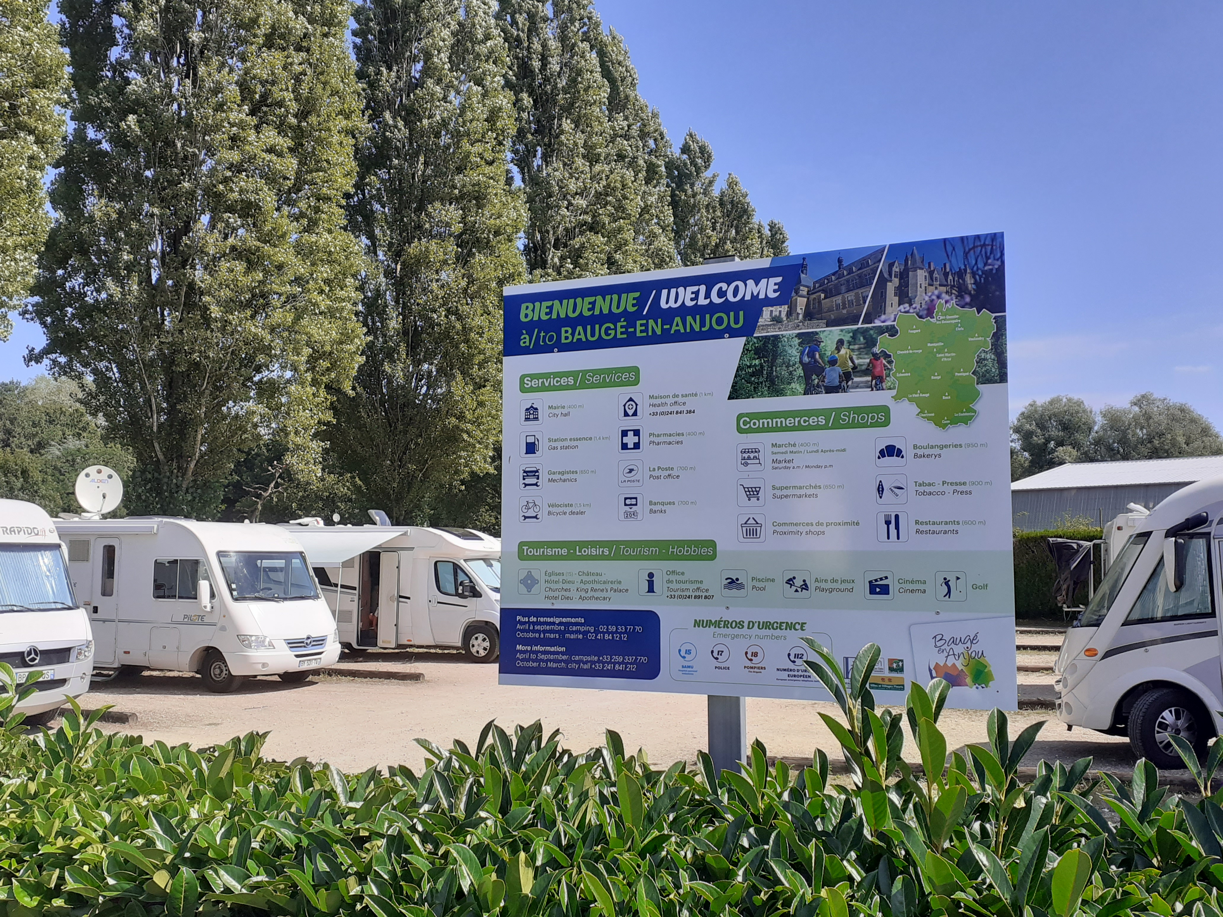 Aire camping-cars de Baugé-Le pont des Fées — photo 4