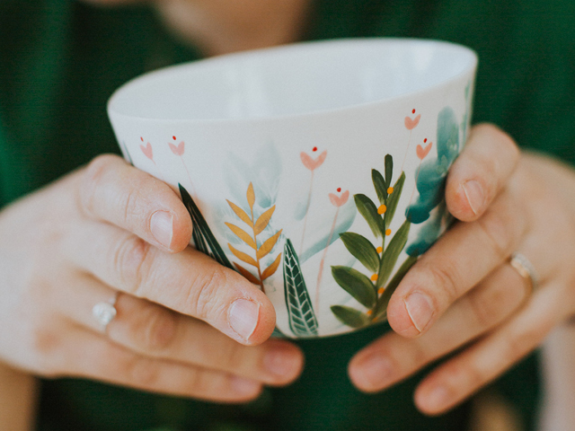 Décor à l’engobe sur porcelaine