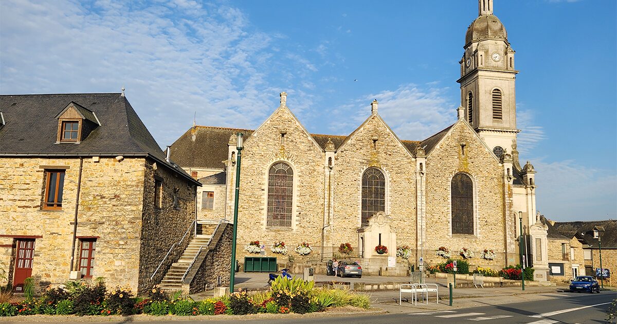 Eglise-et-coeur-de-ville-de-Derval
