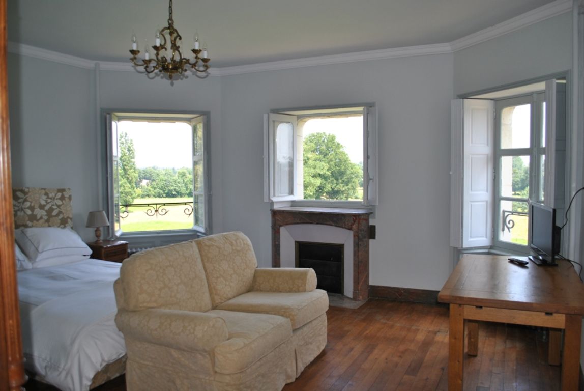 CHÂTEAU DE L'OSERAIE - APPARTEMENT EST POUR 4 PERSONNES