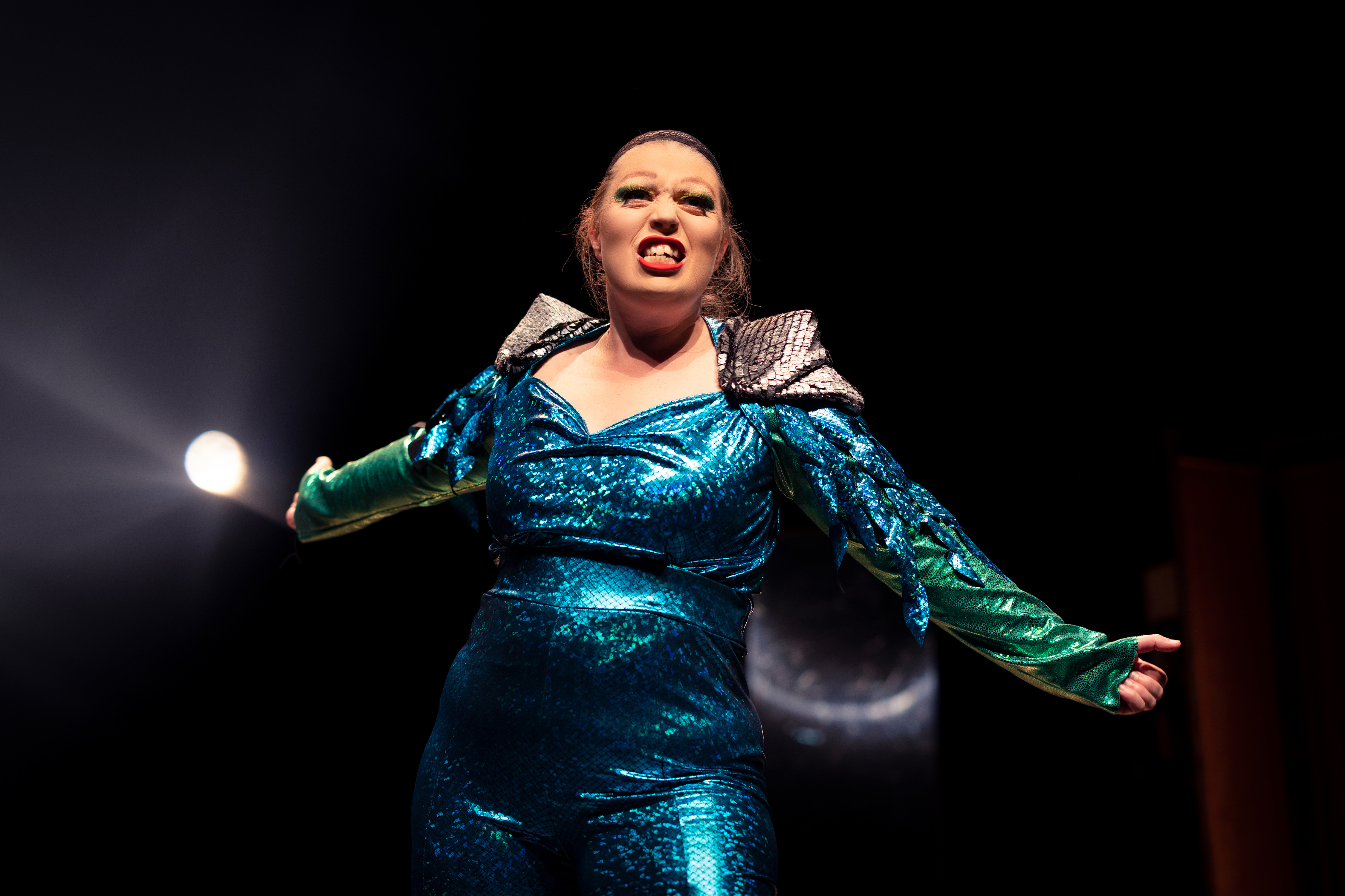 LA REVANCHE DE GODZILLA – CIE BARBARA REYES