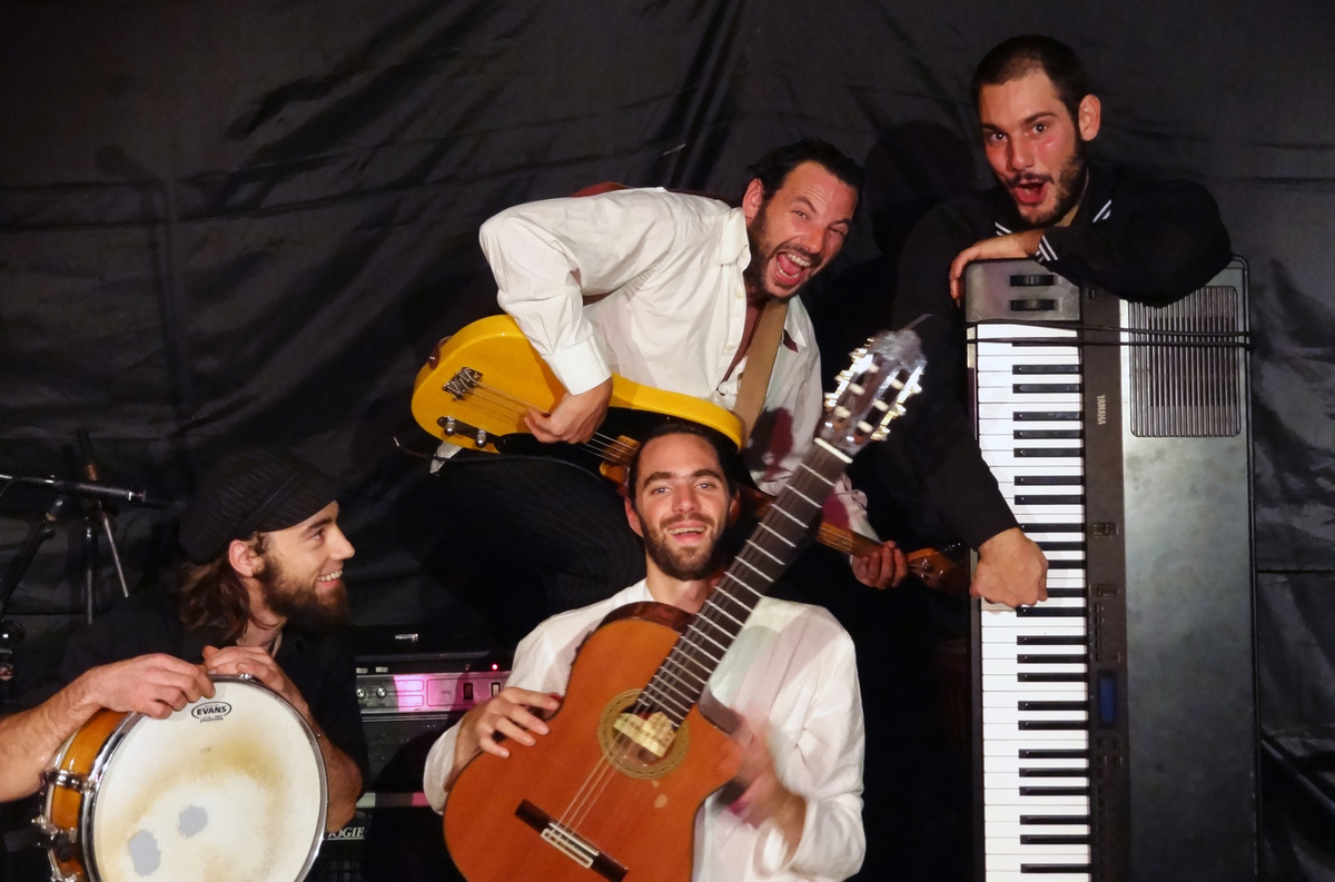 FORMULE CABARET - CHANSON RÉTRO-ACTUELLE MÉMÉ LES WATTS À LA CHAISE ROUGE