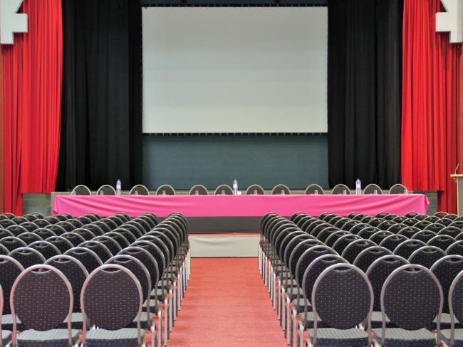 SALLES DE RECEPTION LES JARDINS DE L'ANJOU MAUGES-SUR ...