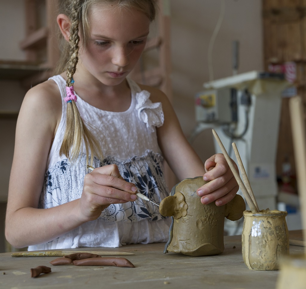 Mini-sessions de tournage parents-enfants à la Maison du Potier