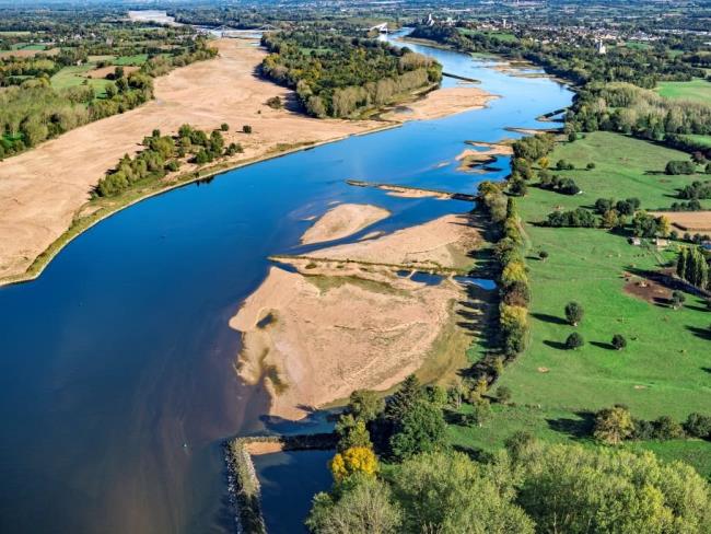 L   LE BATAILLEUSE MAUGES-SUR-LOIRE   sezMauges Tourisme