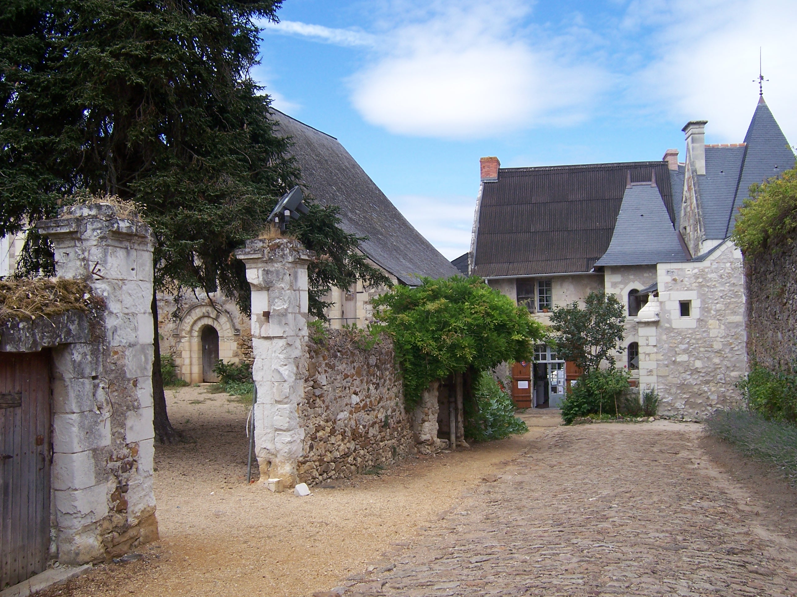 JOURNÉES DU PATRIMOINE - LE PRIEURÉ DE SAINT-RÉMY-LA-VARENNE Du 21 au 22 sept 2024