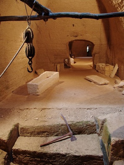 NOCTURNE SPECTACULAIRE EN TROGLO CHEZ TROGLODYTES & SARCOPHAGES